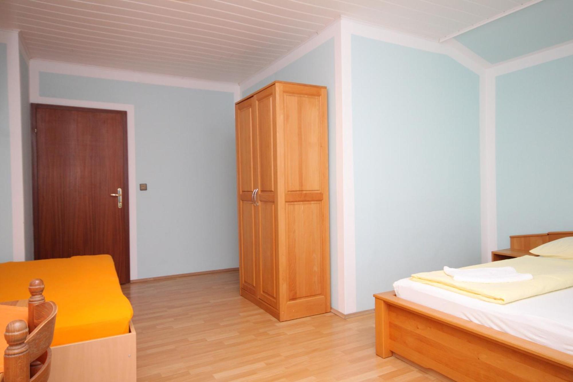 Rooms With A Swimming Pool Peroj, Fazana - 2235 الغرفة الصورة