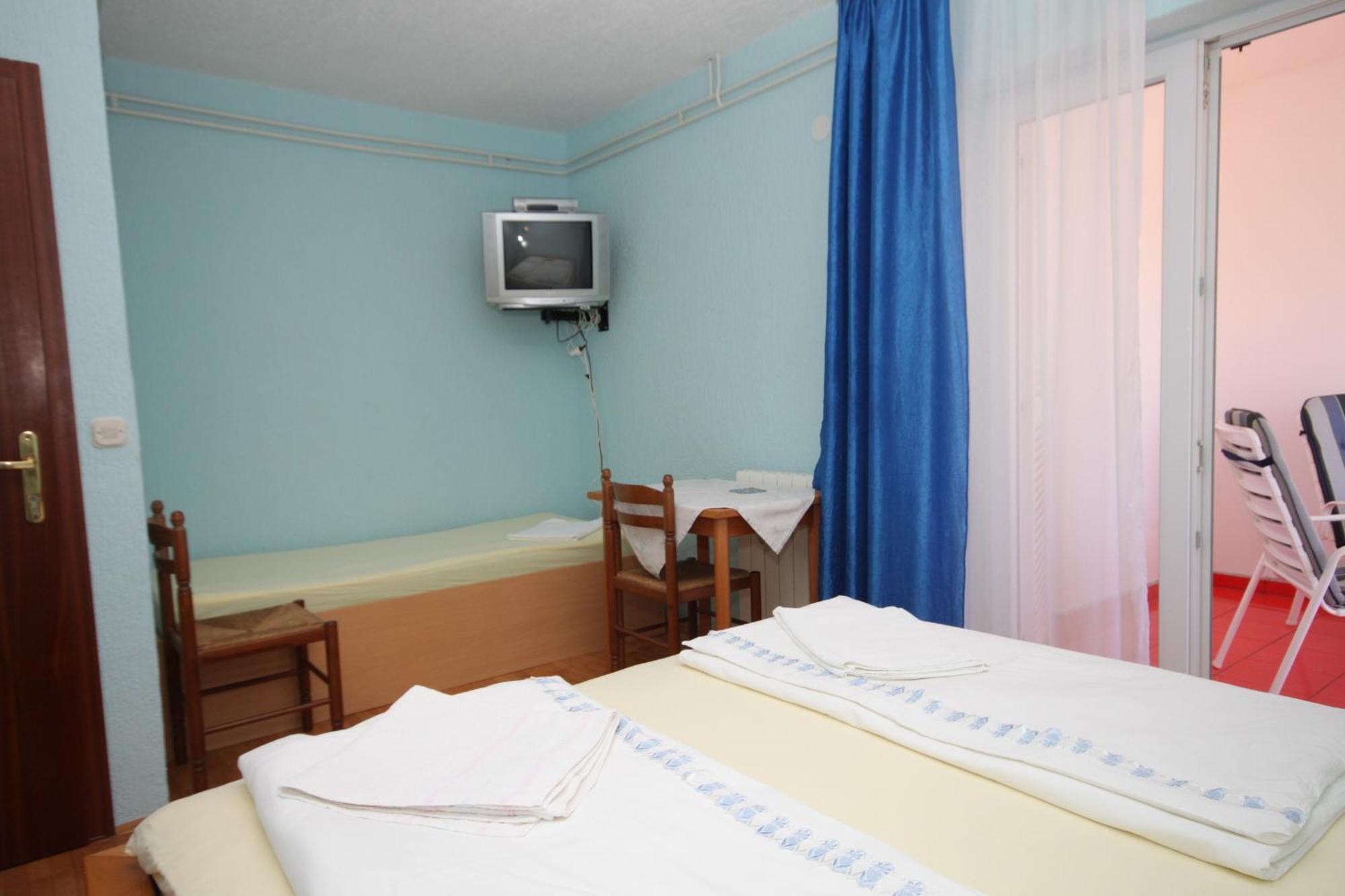 Rooms With A Swimming Pool Peroj, Fazana - 2235 الغرفة الصورة